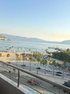 2 bdr apt with stunning sea view in the promenade - 5