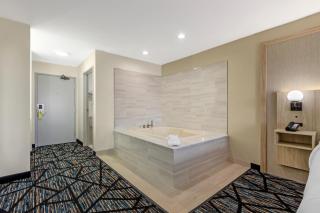 Bay Inn & Suites Troy - 2