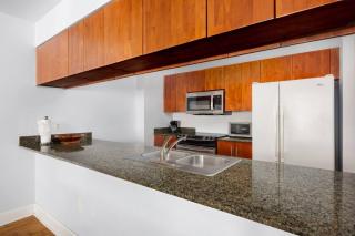 1Bd Apt with Free Parking and Amazing View - 2
