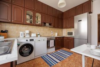 Central, Homely & Bright Gem with Balcony, Fast WiFi & Workspace by The Front Desk - 8