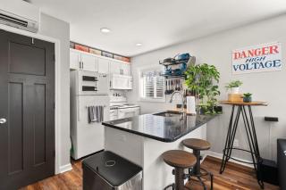 Historic downtown home with private fenced yard - 8