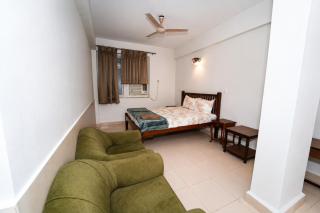 Brand New Spacious Studio Apartment For Up to 8 People In a Gated Community With Pool, Washing Machine, Kitchen and Parking Walking distance to Calangute Beach G4 - 8