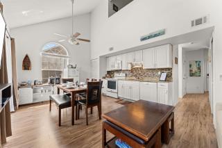 Peaceful Lakeview Escape - For 6 - 4