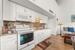 Peaceful Lakeview Escape - For 6 - 1