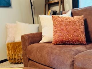 Luxurious 1875 Home, Lg Primary Central Location - 1