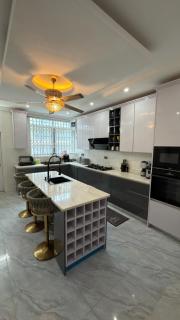 4 bedroom luxurious apartment in Bortianor - 4