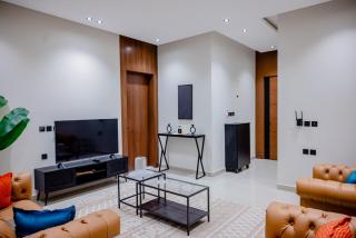 Modern 3BR Al Worood - 0
