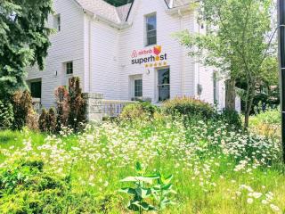Stylish & Modern House + Near Barrie Beach! - 9