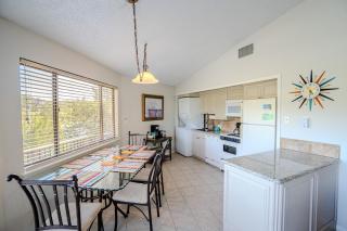 Lake Travis Bungalow Casita Golden Rod #2 - 5