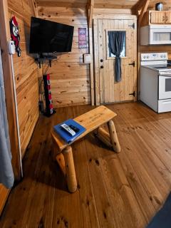 Buckeye Hut at Avenwood Cabins - 1