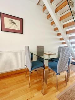 Luxury 2-Bedroom Semi-Detached House Near Cambridge Station with 2 Free Parking Spaces, Private Garden, 264 Mbps WiFi - 2