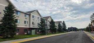 Yellowstone Lodge - 5
