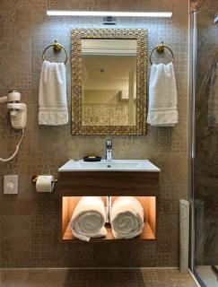 Riverside Inn - 9