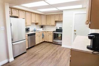 Spacious 6BR Home 4 Mins to Downtown - 7