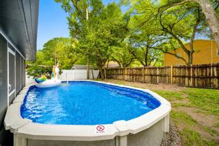 Heated Pool, 5BR Sleeps 14, Game Table 15 Min to Busch Gardens, Tampa - 5