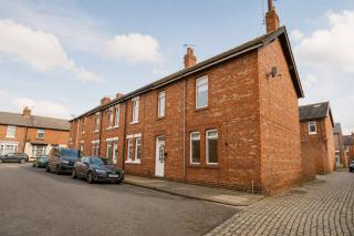 Contractor-Friendly 3-Bed Home in Darlington - 5