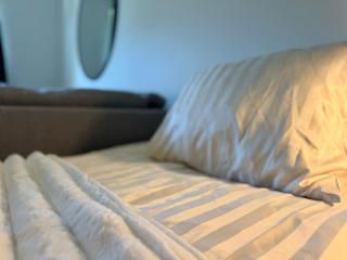 Workers & Family Homes Modern 2BR Apartment with Free Parking 10 min to Volvo - 5