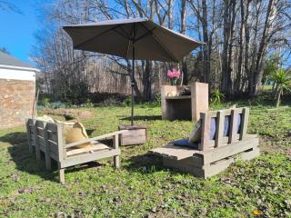 Emunah Stone Cottage - 3