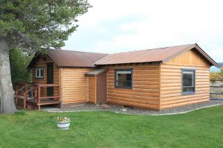 The Denny Creek Cabin- Cozy studio cabin 7 miles from Yellowstone with king bed - 0