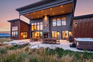 Luxury Retreat Epic Views & Hot Tub - 8