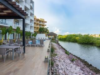 Marina view, 2 minutes from the beach - 8