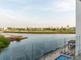 Marina view, 2 minutes from the beach - 2