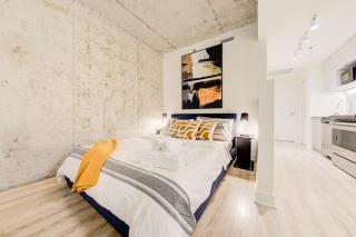 Elegant 1BR Downtown Montréal Condo - Bell Centre - 5