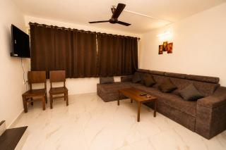 Beautiful & Spacious 2bhk AC Apartment near baga beach close to Titos lane with Kitchen, Washing Machine, Car parking and Swimming Pool - 9