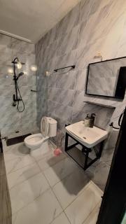 Modern, quiet, and secure apartment - 7