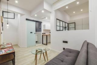 Modern Living Space in Historic Central Madrid - 5