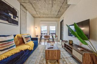 Chic Pet-Friendly Stay - Central Montreal - 0