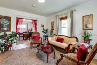 Family-Friendly Hamilton Home: Deck + Yard! - 7