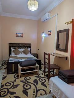 Sahara Desert Apartment with Camel Tours & Free WiFi - 8