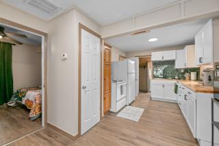 Renovated 1 Bed Near US-54 Fenced Yard + W/D - 4