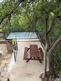 The Shed - Since 1935 Stone Rest - 5