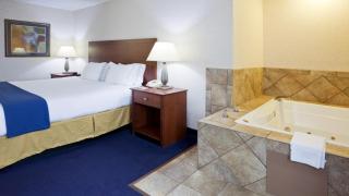 Holiday Inn Express Deforest Madison Area by IHG - 9