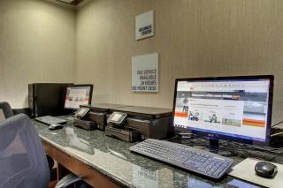 Holiday Inn Express Hotel Fort Campbell-Oak Grove by IHG - 9