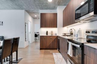 Wabash 4BR - Pool Free In & Out Parking 1 - 2
