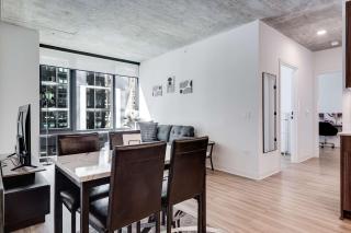 Wabash 4BR - Pool Free In & Out Parking 1 - 7