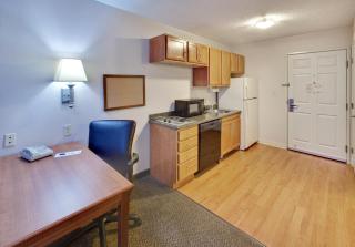 Candlewood Suites Rockford by IHG - 6