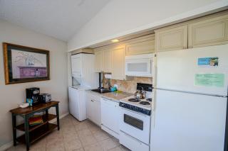 Lake Travis Bungalow Casita Golden Rod #2 - 3