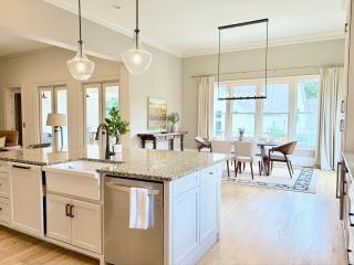Luxury 6BR estate with private pool gameroom - 2