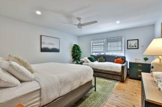 Birch Tree Lodge - 6BR Killington lodge with ensuite baths and shuttle stop - 7