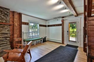 Birch Tree Lodge - 6BR Killington lodge with ensuite baths and shuttle stop - 5