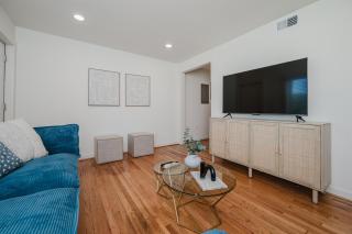 Central Duo Suites- Ample ParkingKing BedsGroups - Birmingham - 0