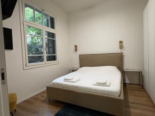 Outstanding 2BR Apartment with Balconies next to Rothschild - 4