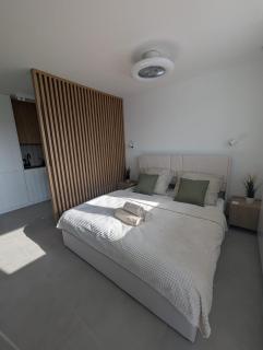 12th-Floor Studio for Digital Nomads - 3