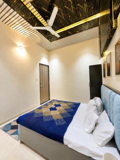 ll EMPYREAN STAY ll PANCHAGANI VILLA ll - 2