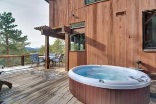 Chic Boulder Mountain Home w/ Hot Tub + Views - Boulder - 8