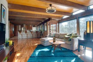 Chic Boulder Mountain Home w/ Hot Tub + Views - Boulder - 9